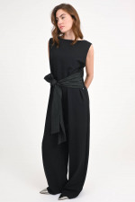 Jumpsuit mit Schärpe zum Binden in Schwarz