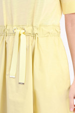 Kleid mit elastischer Taille in Gelb
