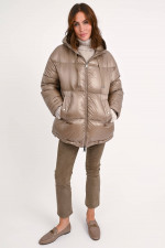 A-förmige Daunenjacke in Taupe
