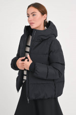 Stepp-Jacke in mattem Schwarz
