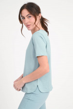 T-Shirt mit abgerundetem Saum in Azzuro Minerale