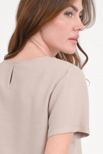 Shirt aus Viskose-Mix in Taupe