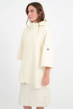 Cape mit gesteppter Kapuze in Creme