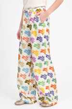 Seidenhose mit Liegestühle in Creme/Multicolor