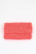 Gehäkelte Clutch in Neonpink