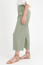 Cropped Hose mit Bundfalten in Khaki