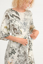 Kleid mit Blumenprint in Khaki/Weiß/Multicolor
