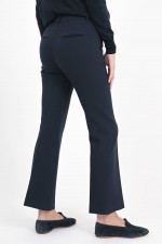 Hose mit dezentem Kick in Navy