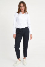 Taillierte Jersey-Bluse in Weiß