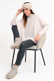 Turtleneckpullover mit Seitenschlitzen in Sand