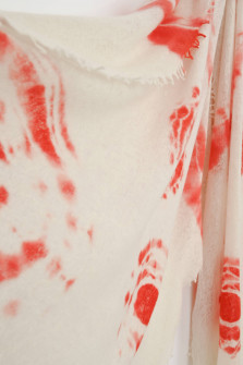 Cashmere Schal mit Batik-Print in Creme/Rot