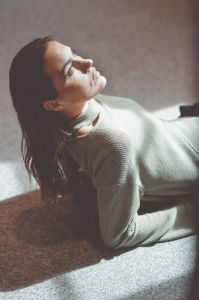 Langarm-Pullover mit Kragen-Detail in Dark Sage