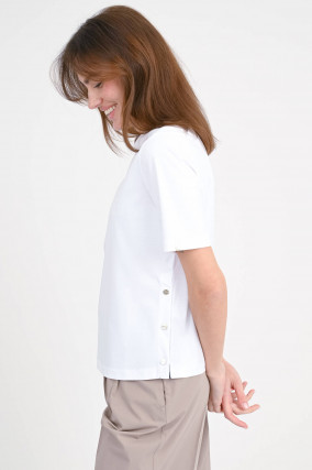 T-Shirt mit Knopfleiste in Weiß