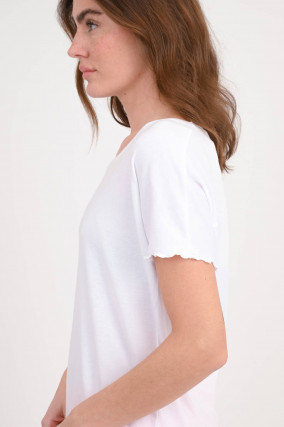 Shirt ADELA mit Rüschensaum in Weiß