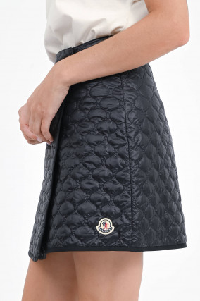 Wattierter Minirock in Schwarz