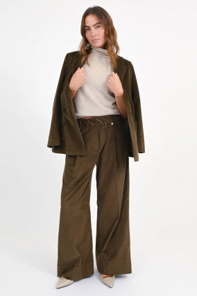 Cord-Hose mit Logo-Detail am Bund in Khaki