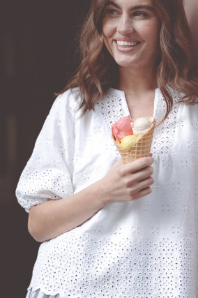 Bluse MAYBELIN mit Lochstickerei in Weiß