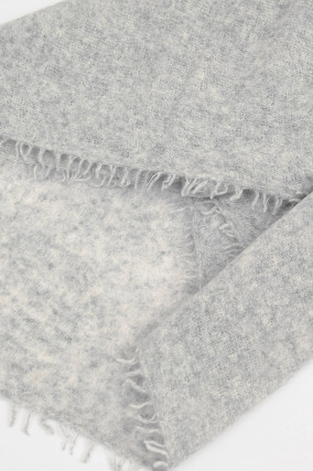 Schal mit Fransenkante aus Cashmere in Hellgrau