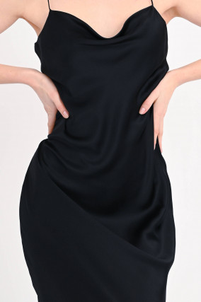 Slipdress aus Satin-Stretch in Schwarz