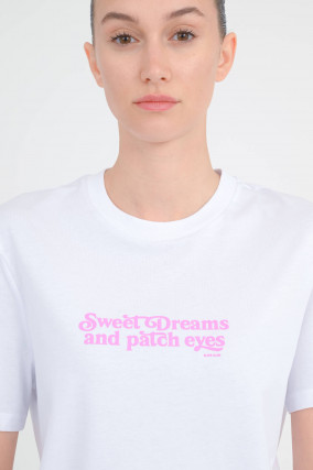 T-Shirt mit SWEET DREAMS-Schriftzug in Weiß