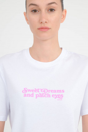 T-Shirt mit SWEET DREAMS-Schriftzug in Weiß
