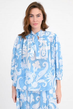 Gemusterte Bluse mit Schluppe in Hellblau/Weiß