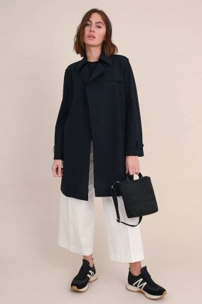 Knitterfreier Trenchcoat in Schwarz