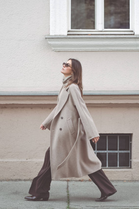 Midi-Wollmantel in Cappuccino
