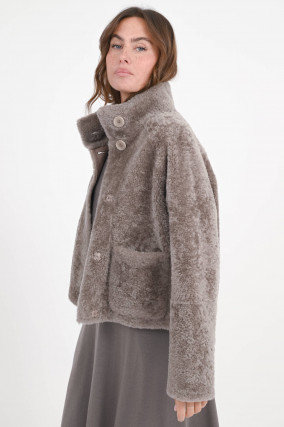 Jacke aus Lammfell in Taupe