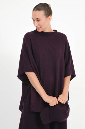 Cashmere Poncho in Aubergine