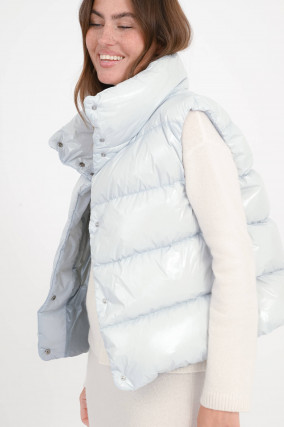 Glänzendes-Gilet in hellem Graublau