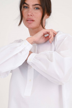 Bluse aus Baumwolle mit Tunika-Ausschnitt in Weiß