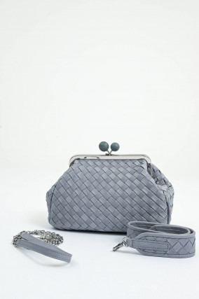 Geflochtene Clutch PANCIA in Graublau
