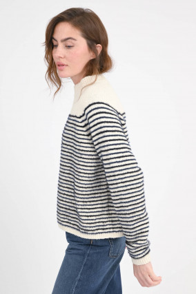 Gestreifter Baumwoll-Mix-Pullover in Creme/Navy