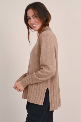 Pullover mit Zopfmuster aus Wollmix in Camel
