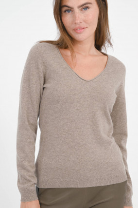 Strickpullover mit V-Neck in Nuss meliert