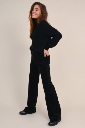 Flared Jeans aus Samt in Schwarz