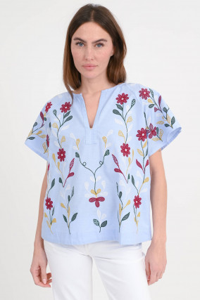 Bluse mit Stickerei in Hellblau/Multicolor