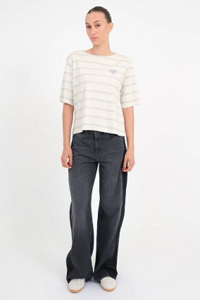 Gestreiftes Shirt mit Herz-Detail in Ivory/Grau