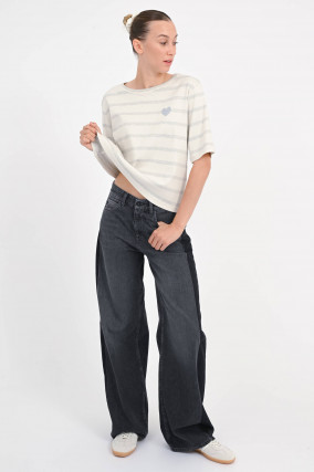 Gestreiftes Shirt mit Herz-Detail in Ivory/Grau