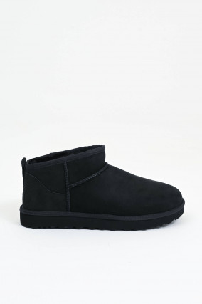 Lammfell-Boot CLASSIC ULTRA MINI in Schwarz