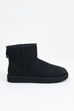 Boots CLASSIC MINI II in Schwarz