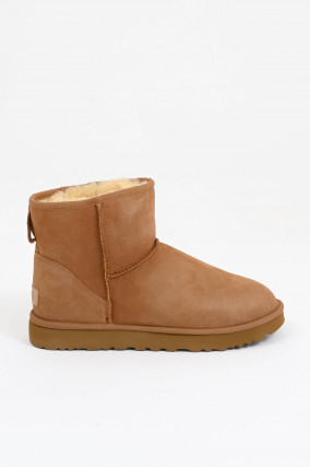 Boots CLASSIC MINI in Chestnut