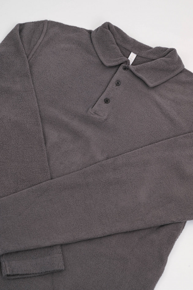 04651/ A trip in a bag Fleece Poloshirt in Anthrazit