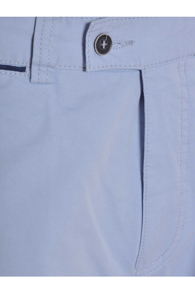 Chino Hellblau Braun