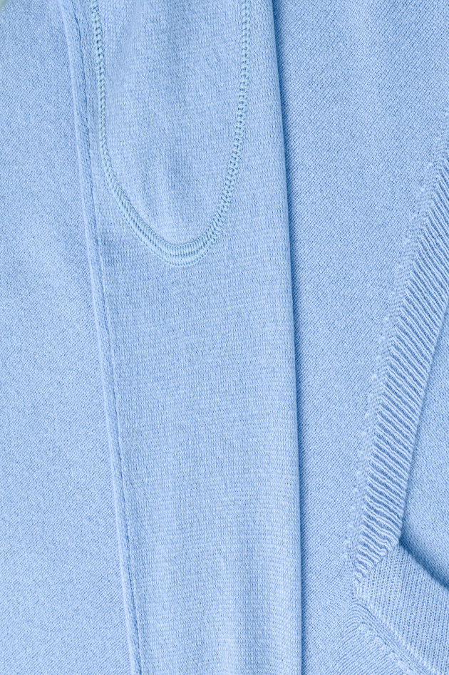 1868 Cashmere Pullover mit V-Ausschnitt in Hellblau