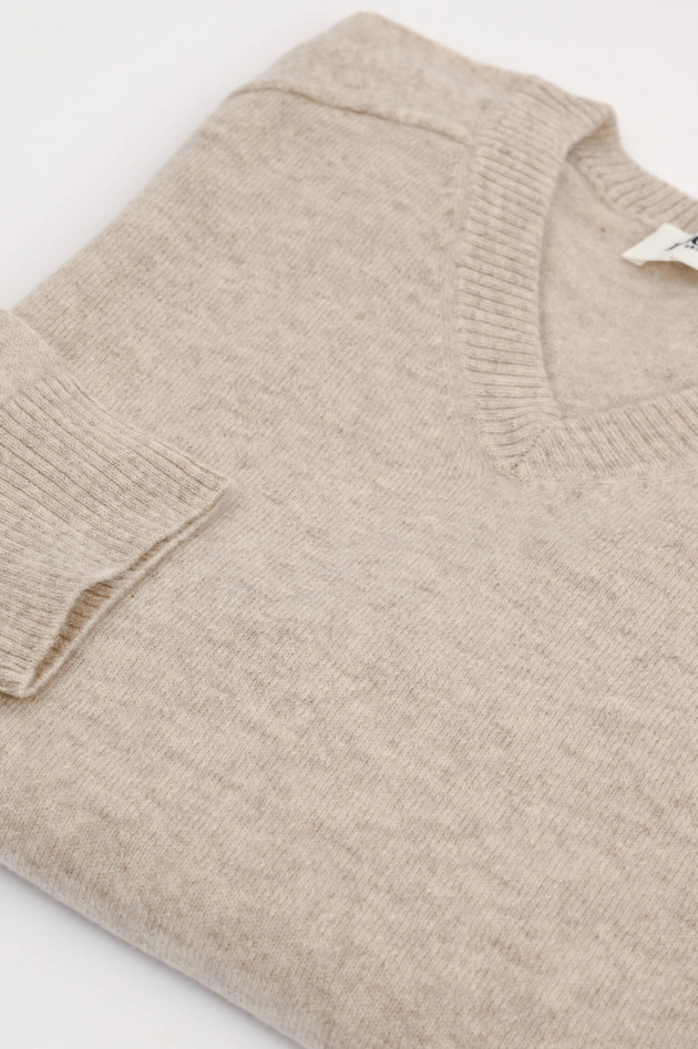 1868 Cashmere V-Neck Pullover in Beige