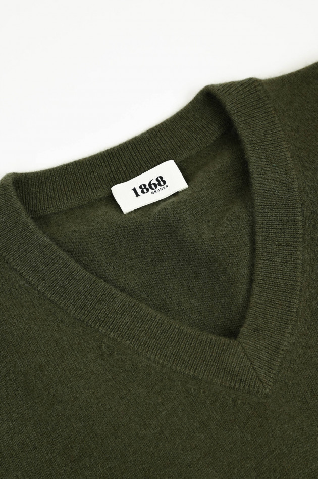 1868 Cashmere-Pullover mit V-Neck in Oliv