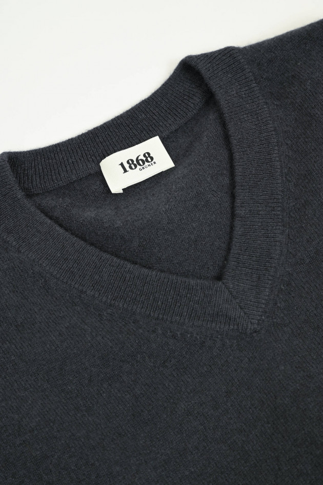 1868 Cashmerepullover mit V-Neck in Anthrazit