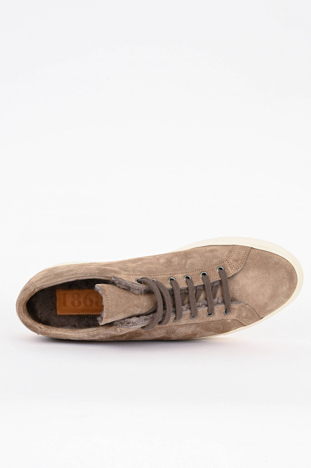 1868 Gefütterter Sneaker aus Veloursleder in Taupe